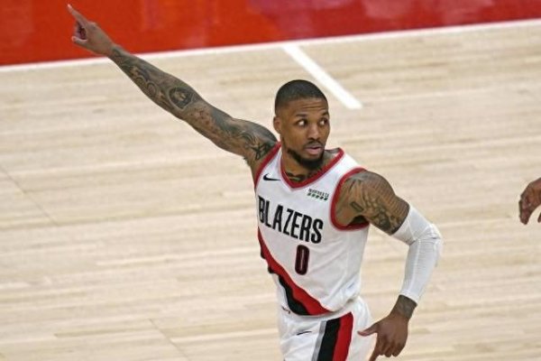 Thỏa thuận tuyệt vời! Lillard 
